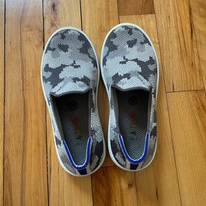 Rothy’s Kids Gray Camo Sneakers Size 12